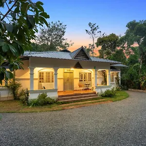 Stayvista At Catherine With Heater & Board Game Villa Munnar